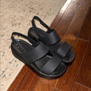 Croc PlatformBlack Sandals